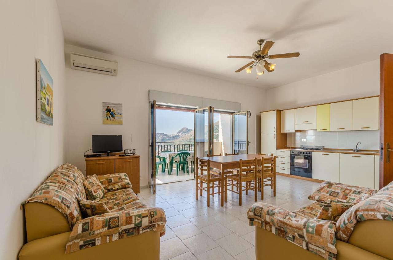 Apartamento Casa Vacanze Andreana Letojanni Exterior foto